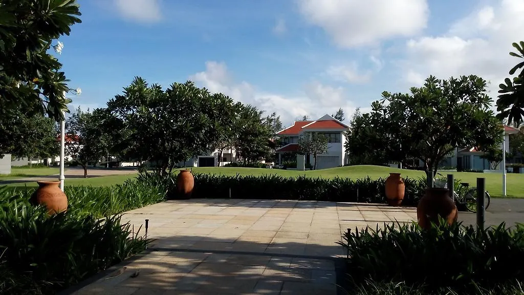 Ocean Apartment Spa & Golf Danang 베트남