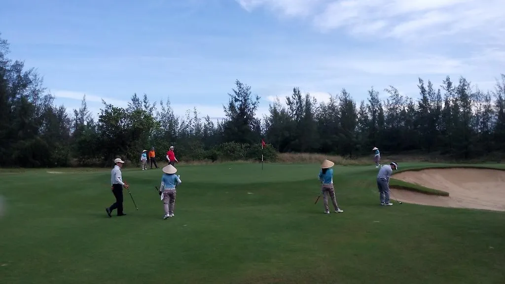 Ocean Apartment Spa & Golf Danang