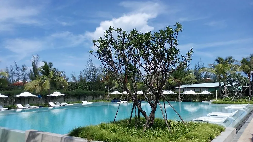 Ocean Apartment Spa & Golf Danang